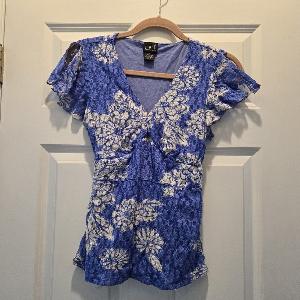 Vintage Y2K Top S Early 2000’s Blue Floral Lace Flutter Slit Short Sleeve Vneck